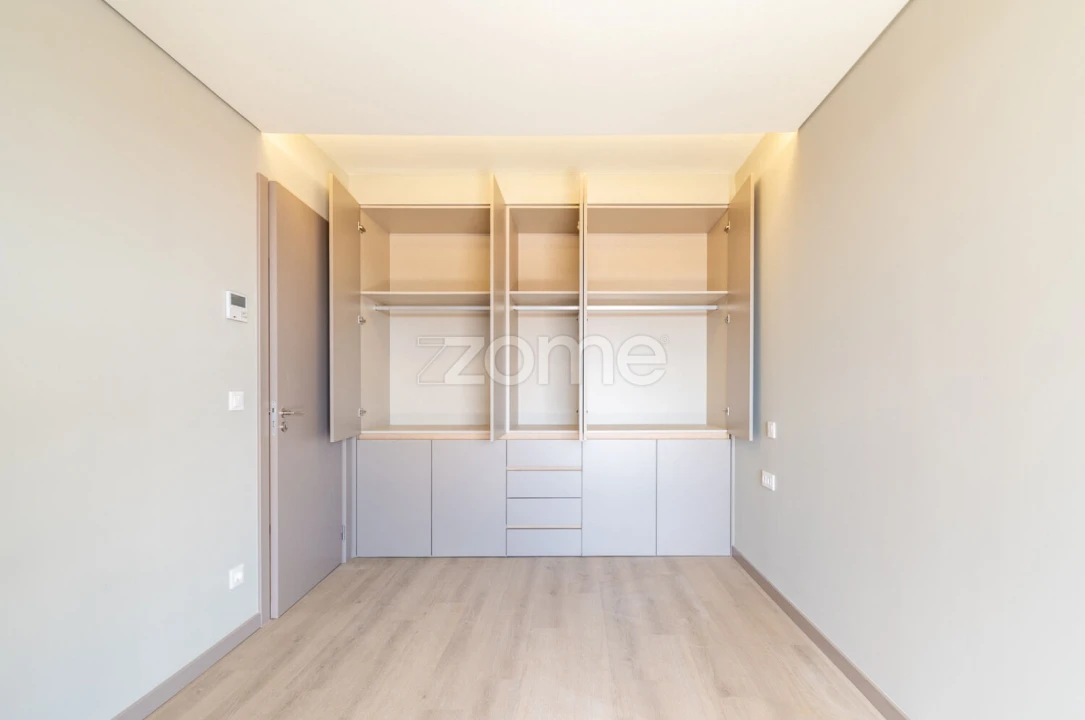 Apartamento T2 para Venda em Mafamude e Vilar do Paraíso Foto 24