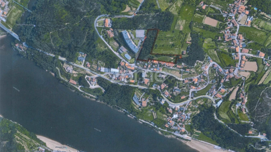 Terreno para Venda em Foz do Sousa e Covelo