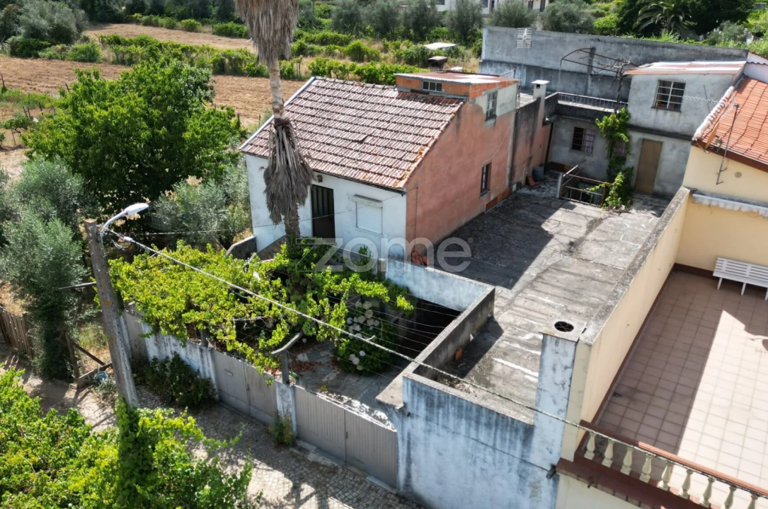 Moradia T5 para Venda em Sarzedo Foto 3