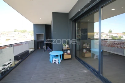 Apartamento T2 para Arrendamento em Nogueiró e Tenões