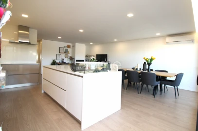 Apartamento T2 para Arrendamento em Nogueiró e Tenões