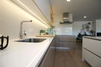 Apartamento T2 para Arrendamento em Nogueiró e Tenões