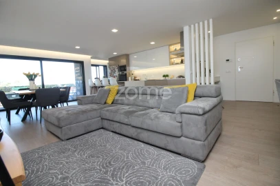 Apartamento T2 para Arrendamento em Nogueiró e Tenões
