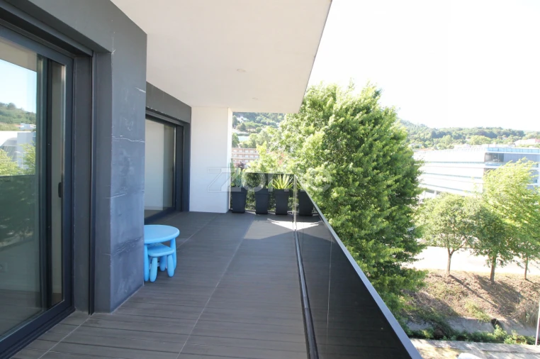 Apartamento T2 para Arrendamento em Nogueiró e Tenões Foto 6