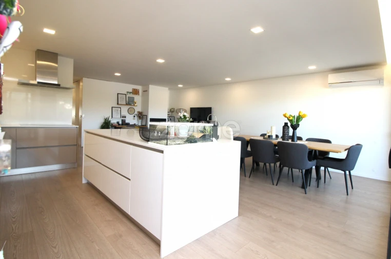 Apartamento T2 para Arrendamento em Nogueiró e Tenões Foto 7