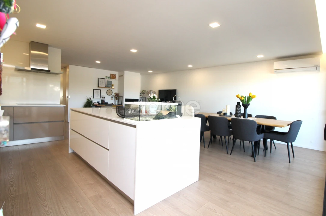 Apartamento T2 para Arrendamento em Nogueiró e Tenões Foto 7