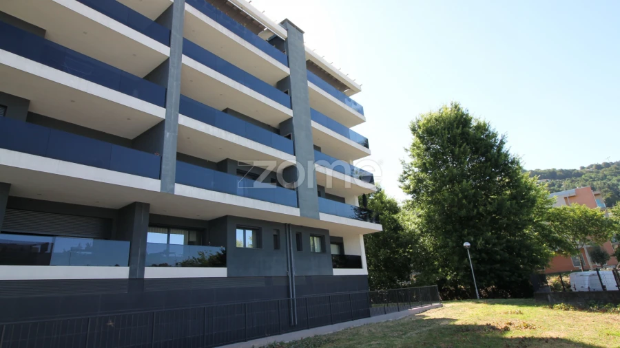 Apartamento T2 para Arrendamento em Nogueiró e Tenões