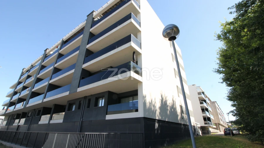 Apartamento T2 para Arrendamento em Nogueiró e Tenões