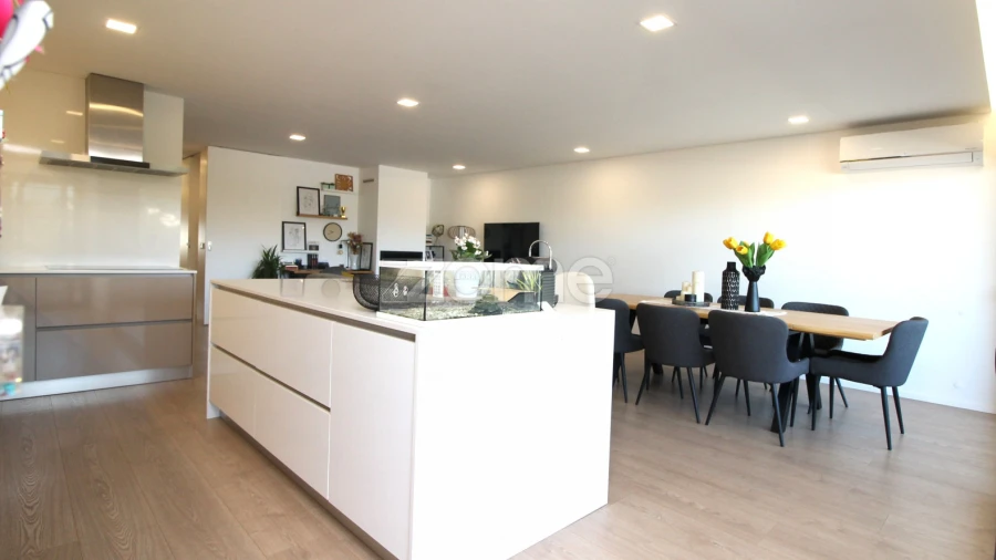 Apartamento T2 para Arrendamento em Nogueiró e Tenões