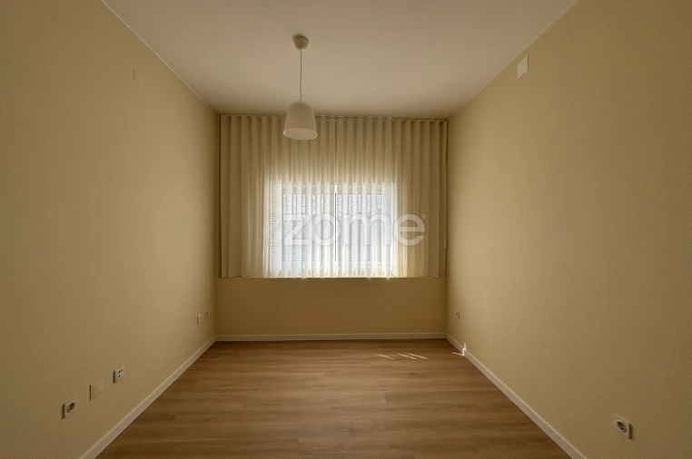 Apartamento T1 para Venda em Moreira Foto 4