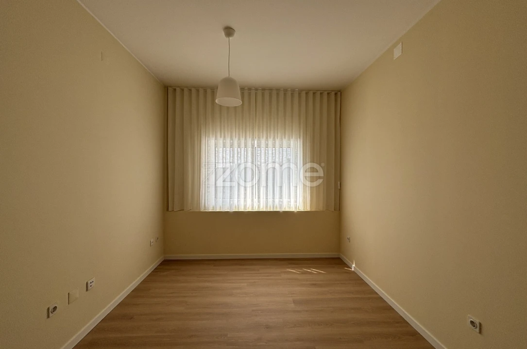 Apartamento T1 para Venda em Moreira Foto 4