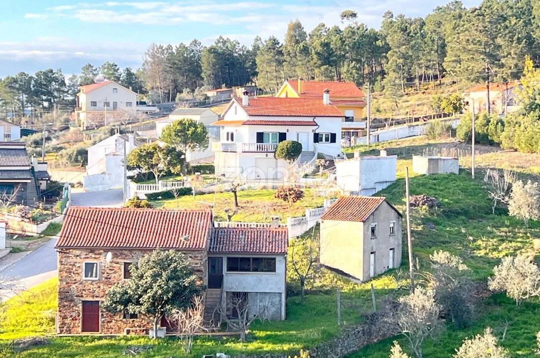 Moradia T3 para Venda em Cabril Foto 8