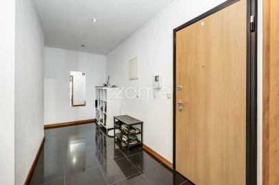 Apartamento T2 para Arrendamento em Carcavelos e Parede