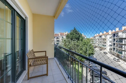 Apartamento T2 para Arrendamento em Carcavelos e Parede