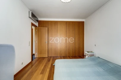 Apartamento T2 para Arrendamento em Carcavelos e Parede