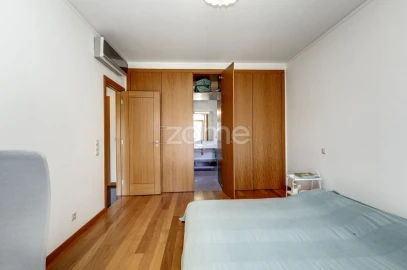 Apartamento T2 para Arrendamento em Carcavelos e Parede