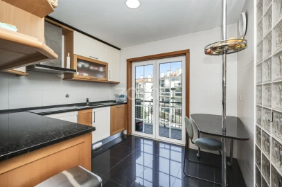 Apartamento T2 para Arrendamento em Carcavelos e Parede