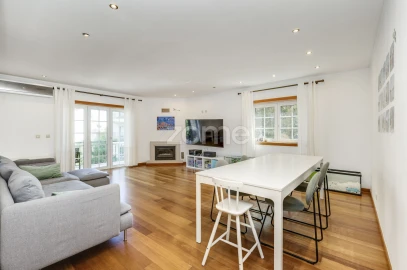 Apartamento T2 para Arrendamento em Carcavelos e Parede