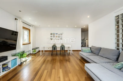Apartamento T2 para Arrendamento em Carcavelos e Parede