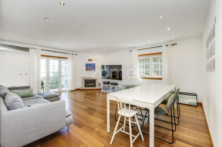 Apartamento T2 para Arrendamento em Carcavelos e Parede Foto 3