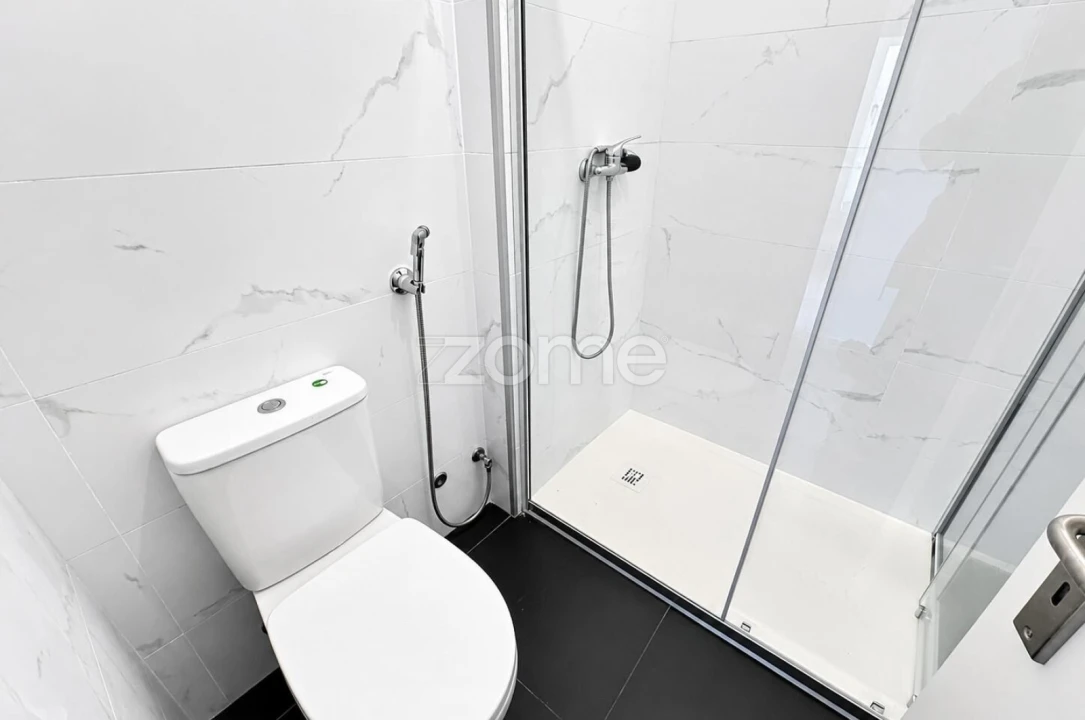 Apartamento T3 para Arrendamento em Santo António Foto 16