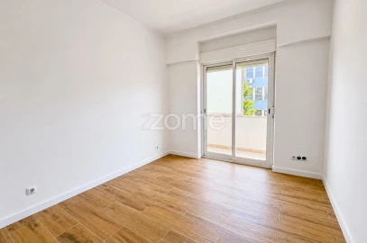 Apartamento T3 para Arrendamento em Santo António