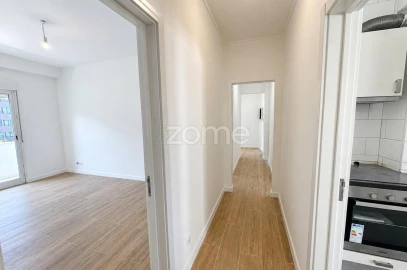 Apartamento T3 para Arrendamento em Santo António