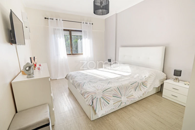 Apartamento T2 para Venda em Laranjeiro e Feijó Foto 11