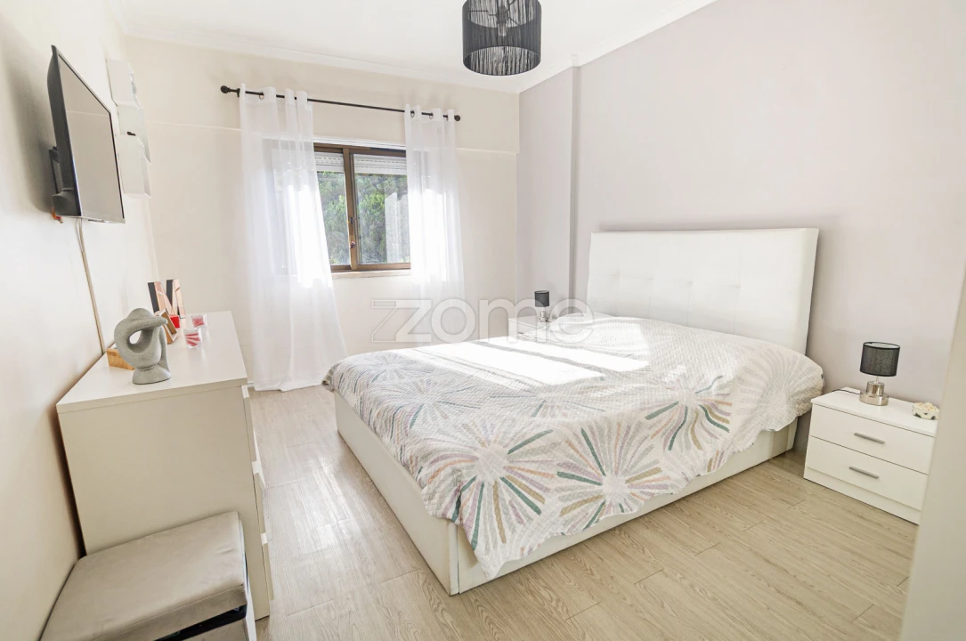 Apartamento T2 para Venda em Laranjeiro e Feijó Foto 11