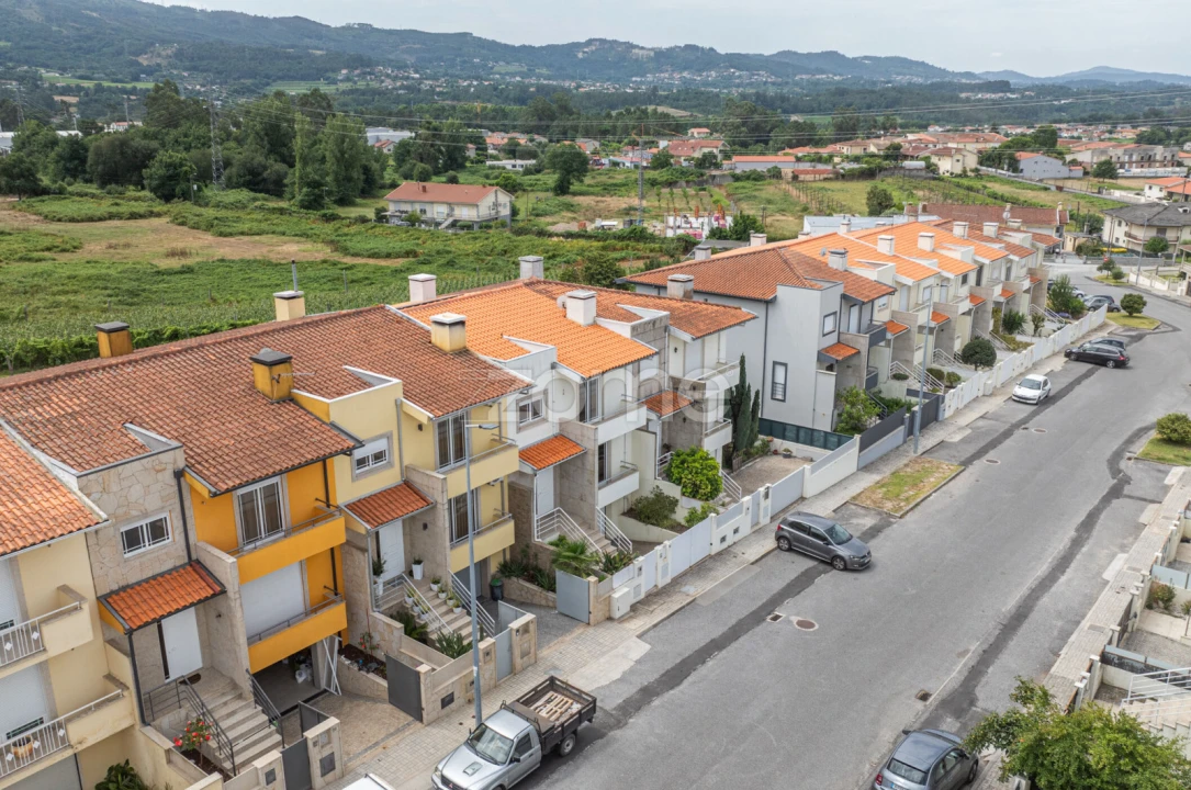 Moradia T3 para Venda em Amares e Figueiredo Foto 36