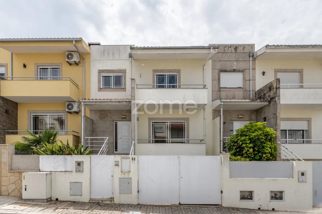 Moradia T3 para Venda em Amares e Figueiredo Foto 1
