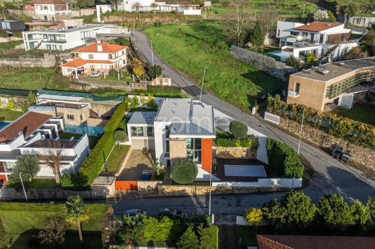 Moradia T5 para Venda em Nogueiró e Tenões Foto 46