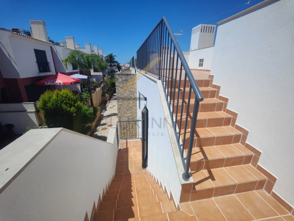 Moradia T3 para Venda em Guia Foto 18