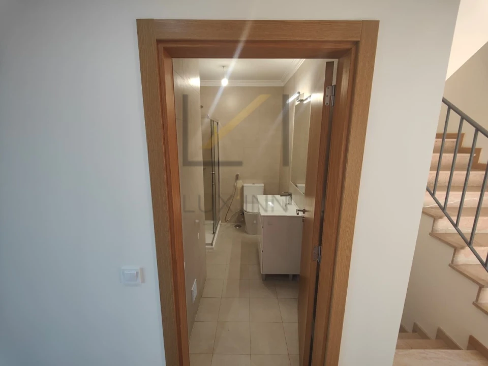 Moradia T3 para Venda em Guia Foto 31