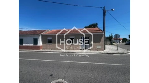 Moradia T2 para Arrendamento em Soza
