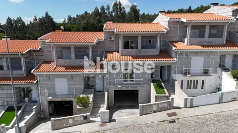 Moradia T3 para Venda em Perozelo