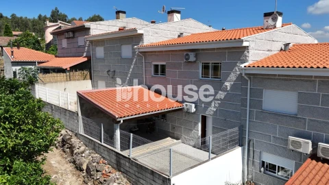 Moradia T3 para Venda em Perozelo