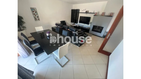 Moradia T3 para Venda em Perozelo