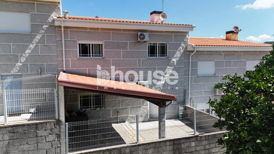 Moradia T3 para Venda em Perozelo Foto 5