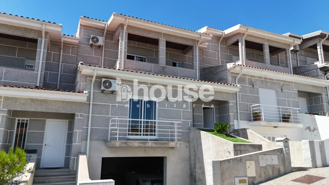 Moradia T3 para Venda em Perozelo Foto 1