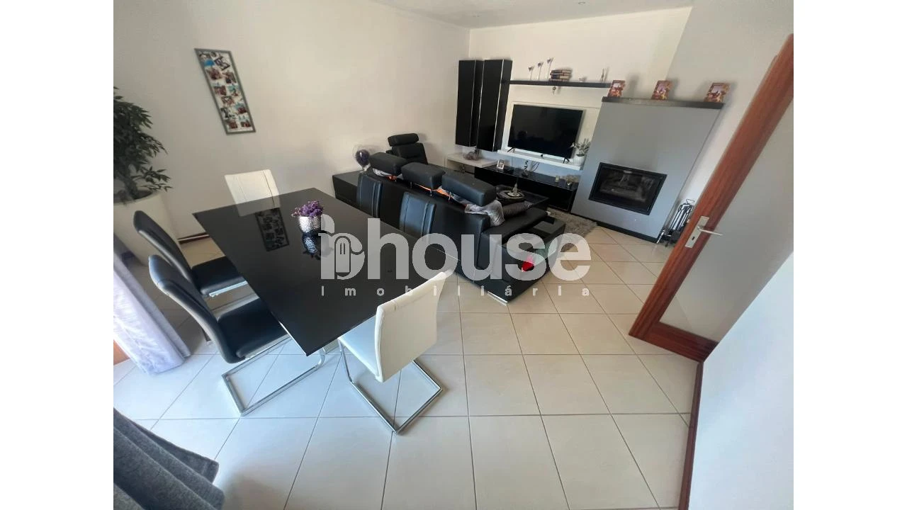 Moradia T3 para Venda em Perozelo Foto 9