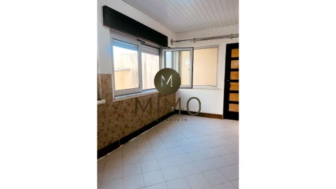 Apartamento T2 para Arrendamento em Buarcos