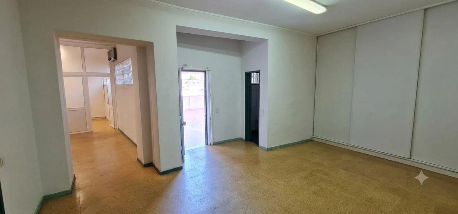 Loja para Arrendamento em Valongo Foto 7