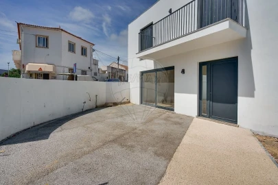Moradia T3 para Venda em Oeiras e São Julião da Barra, Paço de Arcos e Caxias