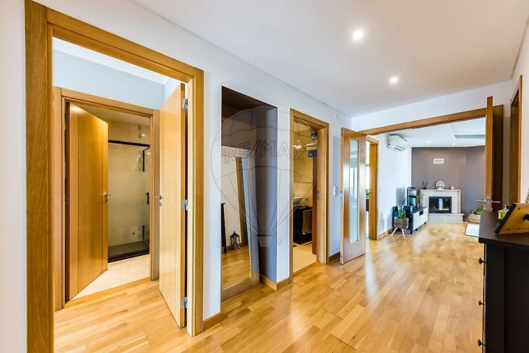 Apartamento T3 para Venda em Quinta do Anjo Foto 22