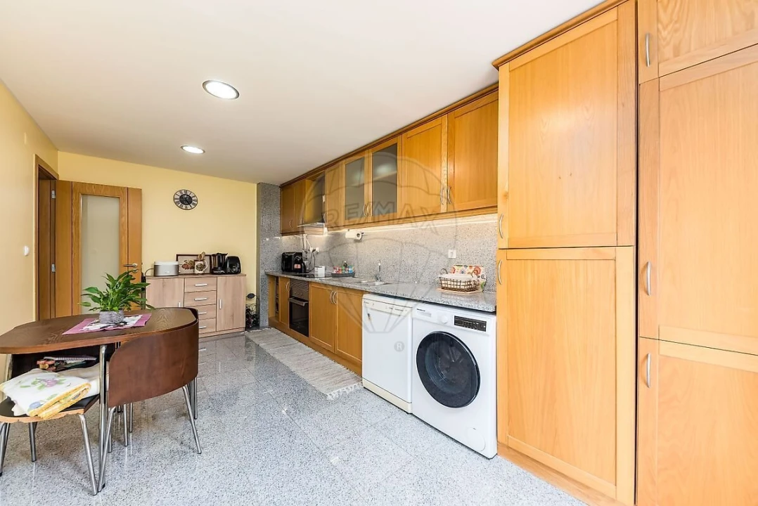 Apartamento T3 para Venda em Quinta do Anjo Foto 11