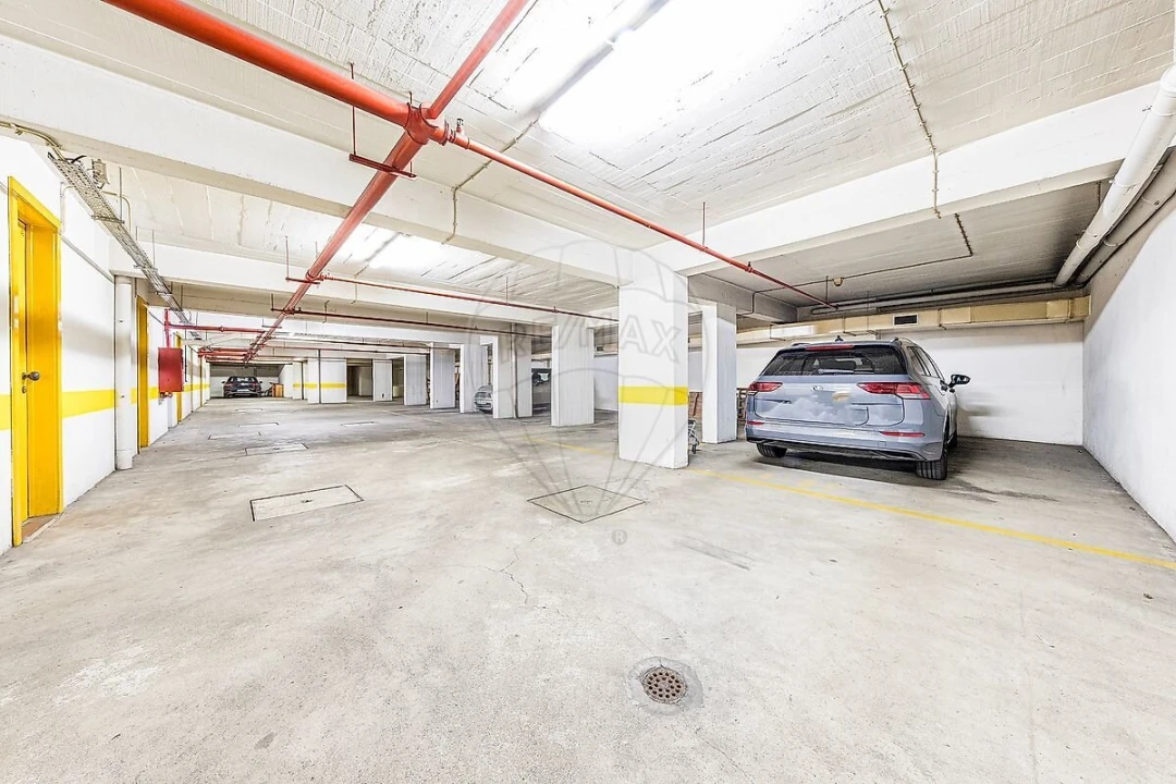 Apartamento T2 para Venda em Lumiar Foto 30