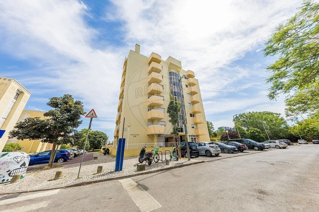 Apartamento T2 para Venda em Lumiar Foto 1
