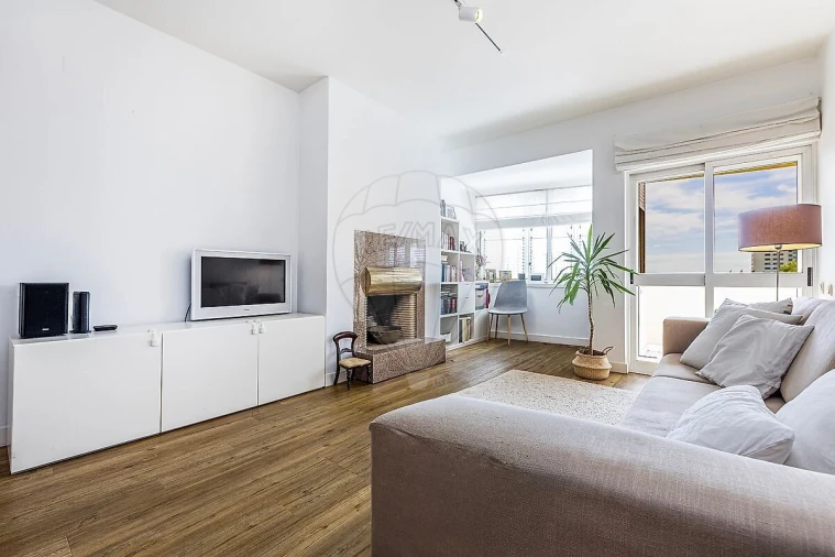 Apartamento T2 para Venda em Lumiar Foto 2