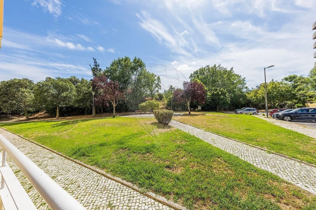 Apartamento T2 para Venda em Lumiar Foto 4